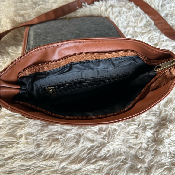 Levi's Tan Leather Messenger Bag Gift for men - Picture 3 of 6